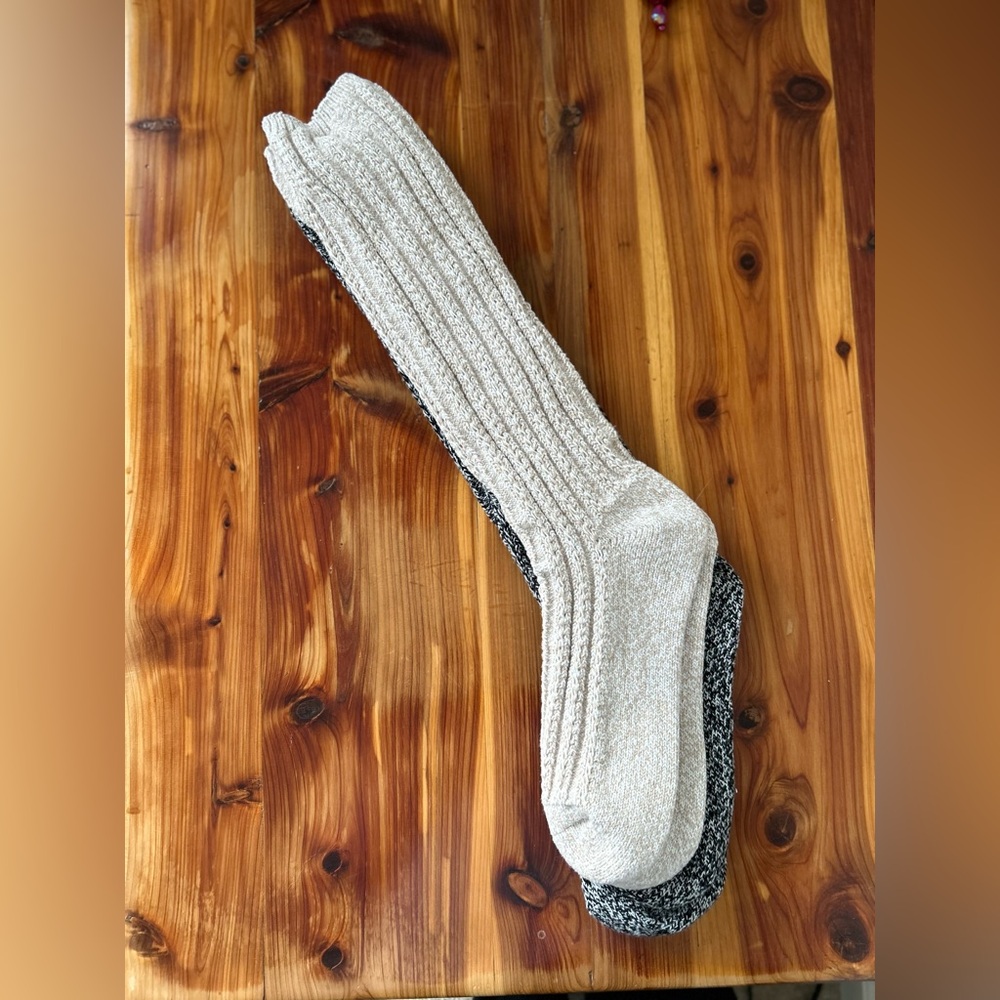 Old Navy Black and Cream Socks - Picture 3 of 4